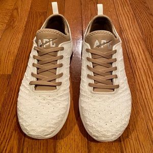 APL Techloom Phantom White & Almond